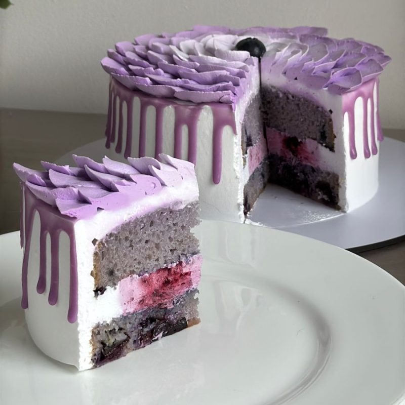 blueberry whipped cream cake