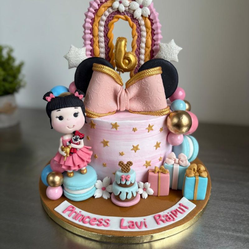 Semi fondant bow cake